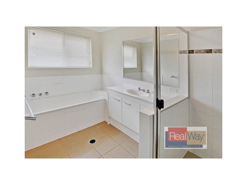 4 Donnelly Place, Caloundra West QLD 4551