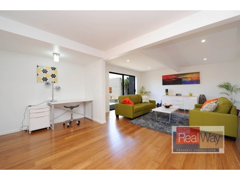 39 Elinya Street, Battery Hill QLD 4551