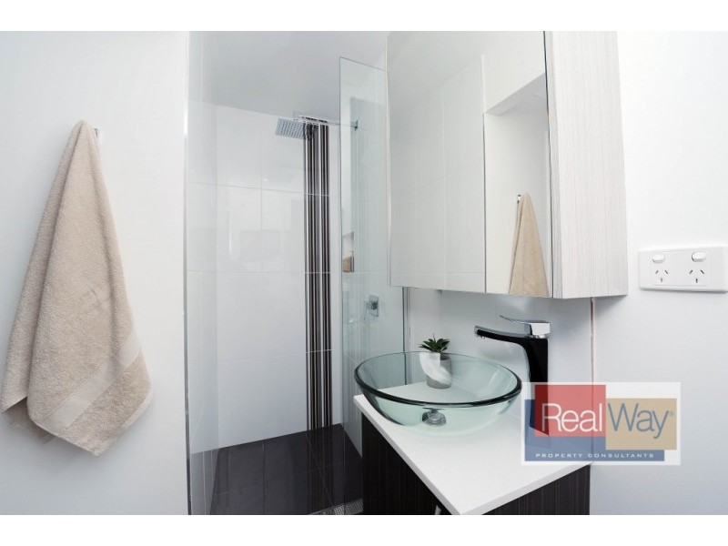 39 Elinya Street, Battery Hill QLD 4551
