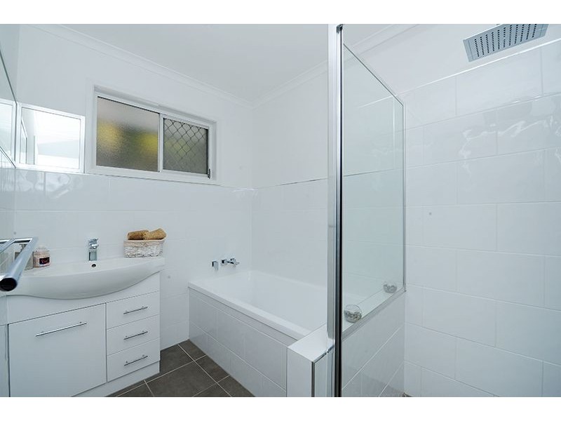 1 Jeffreys Court, Moffat Beach QLD 4551