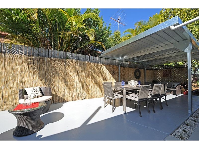 1 Jeffreys Court, Moffat Beach QLD 4551