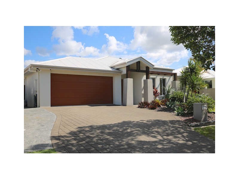 5 Stephen Burton Way, Pelican Waters QLD 4551