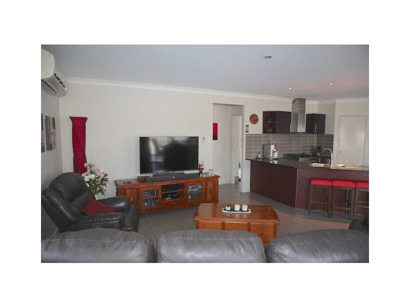 5 Stephen Burton Way, Pelican Waters QLD 4551