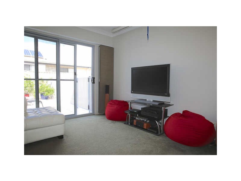 5 Stephen Burton Way, Pelican Waters QLD 4551