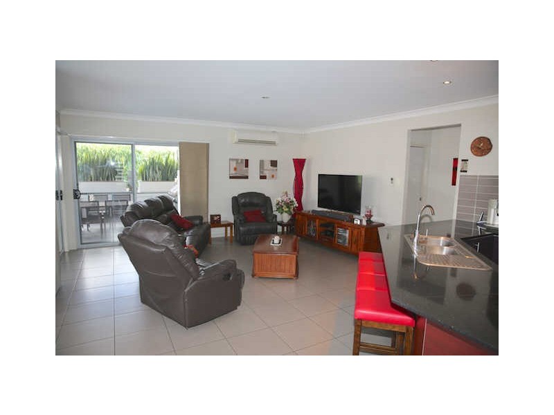 5 Stephen Burton Way, Pelican Waters QLD 4551