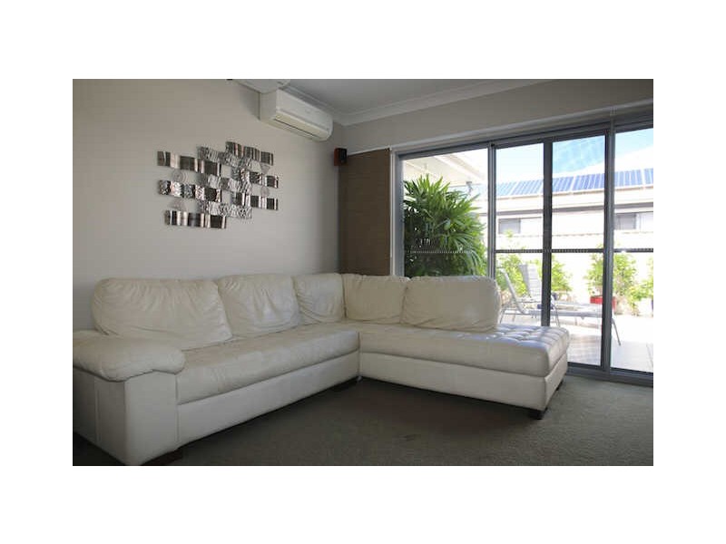 5 Stephen Burton Way, Pelican Waters QLD 4551