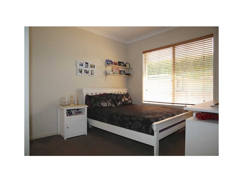 5 Stephen Burton Way, Pelican Waters QLD 4551