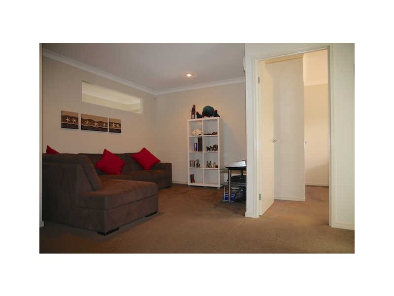 5 Stephen Burton Way, Pelican Waters QLD 4551