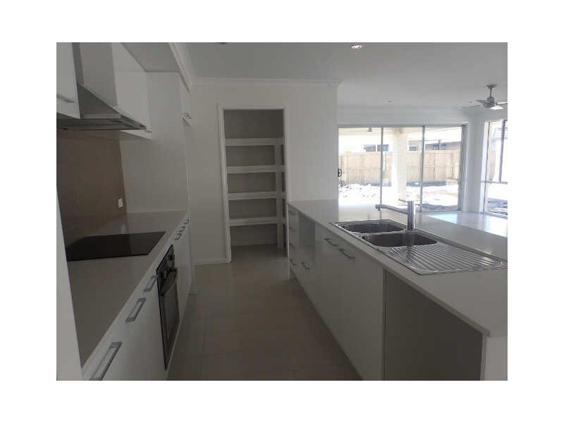 3 Apple Crescent Bells Reach, Caloundra West QLD 4551