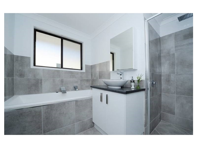 37 Milbong Street, Battery Hill QLD 4551