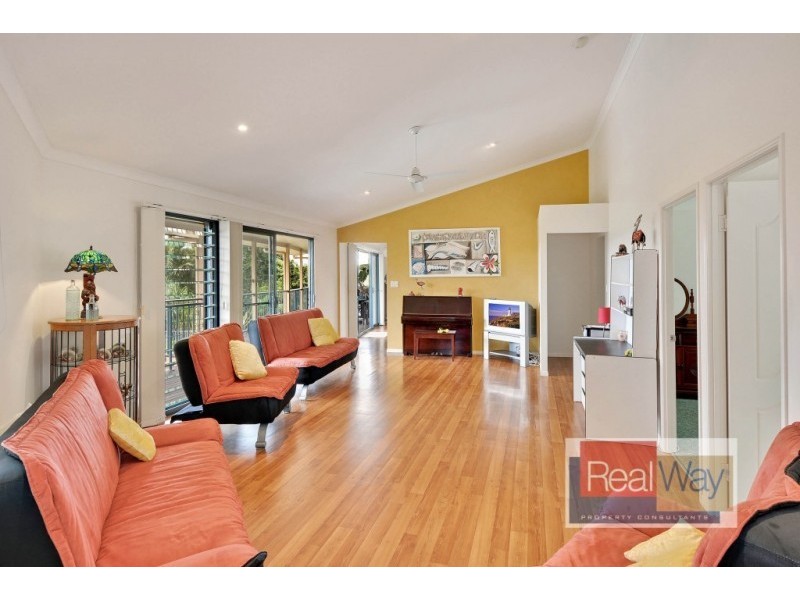 3 Manor Court, Little Mountain QLD 4551