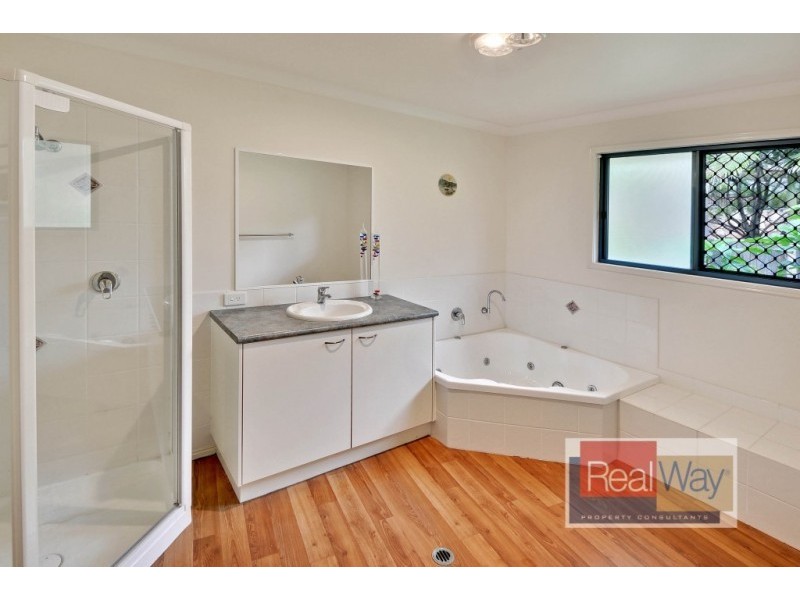 3 Manor Court, Little Mountain QLD 4551