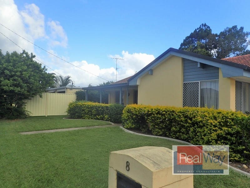 8 Slim Crescent, Golden Beach QLD 4551