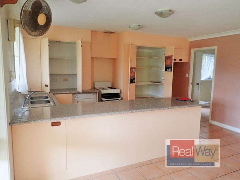 8 Slim Crescent, Golden Beach QLD 4551