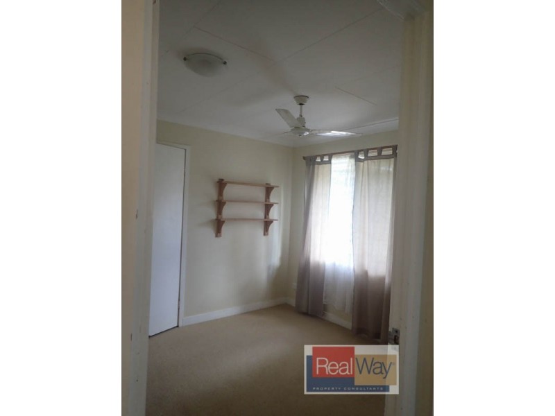 8 Slim Crescent, Golden Beach QLD 4551