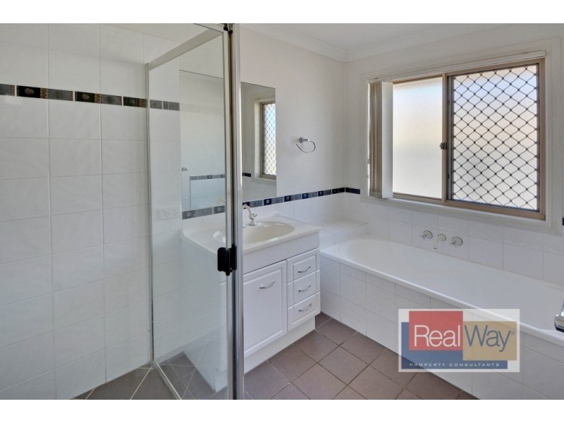 7 Anika Place, Little Mountain QLD 4551