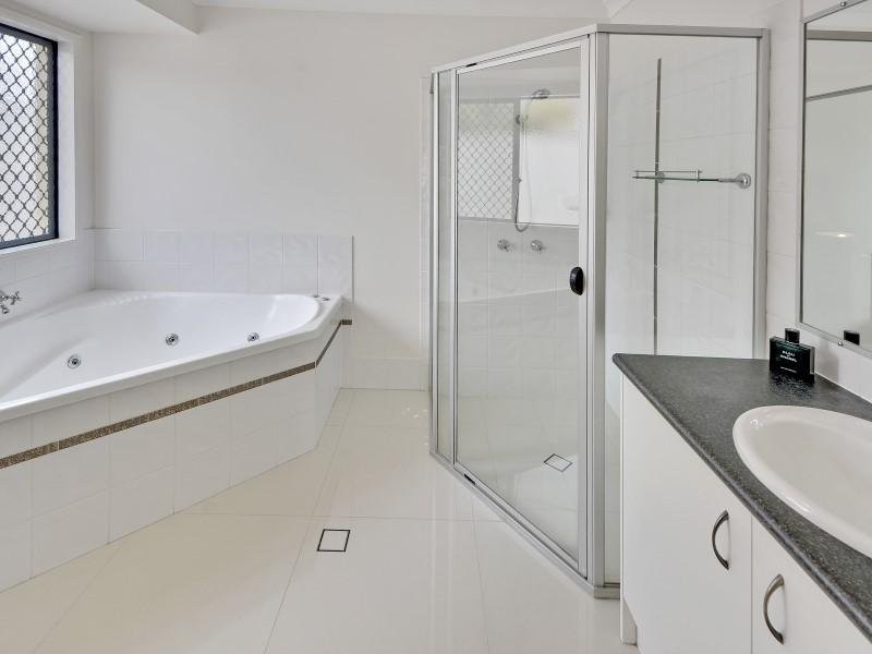 3 Sovereign Circuit, Pelican Waters QLD 4551