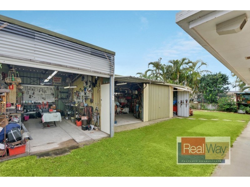 1 Maryann Street, Golden Beach QLD 4551