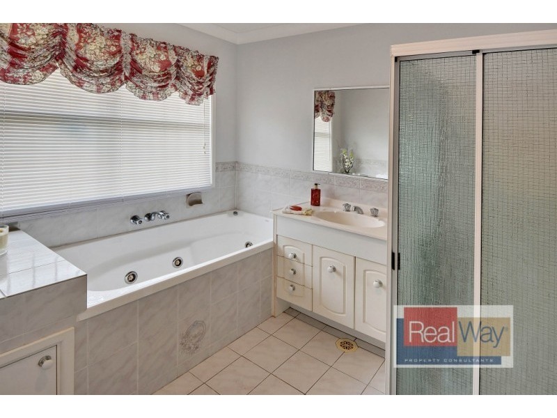 1 Maryann Street, Golden Beach QLD 4551