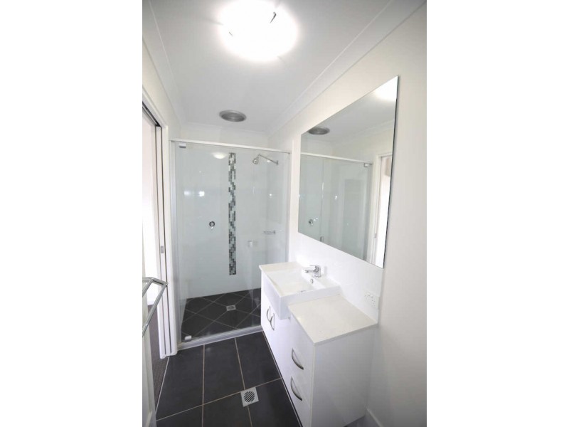 4/5 Forest Park Street, Meridan Plains QLD 4551