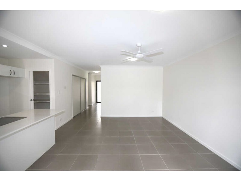 4/5 Forest Park Street, Meridan Plains QLD 4551