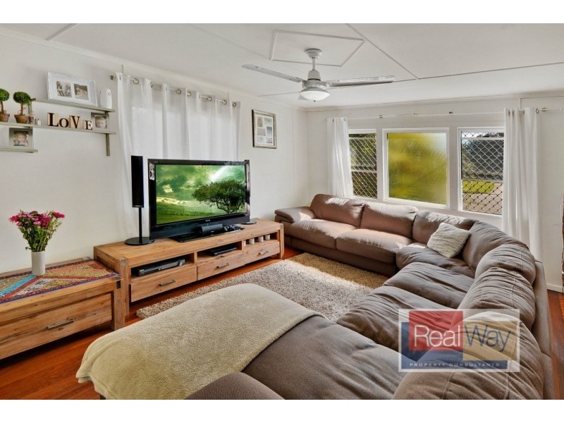 27 Taylor Avenue, Golden Beach QLD 4551