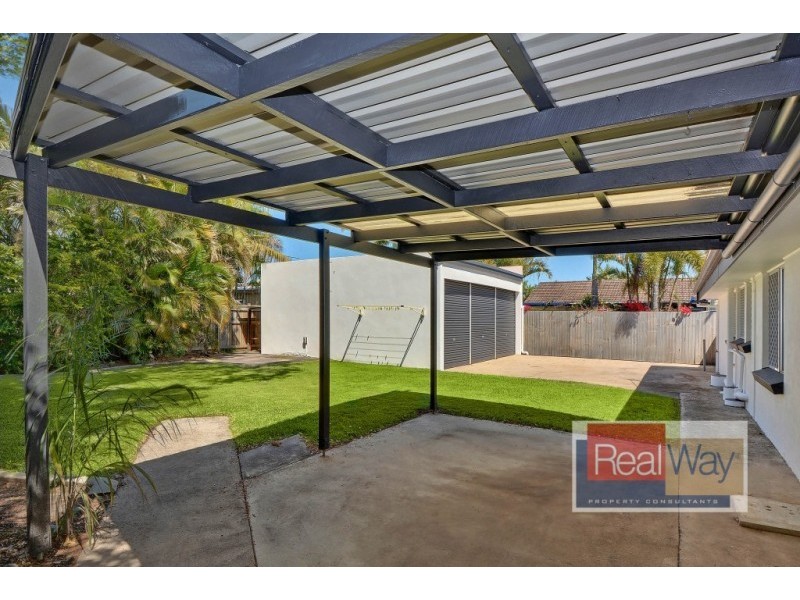 8 Slim Crescent, Golden Beach QLD 4551