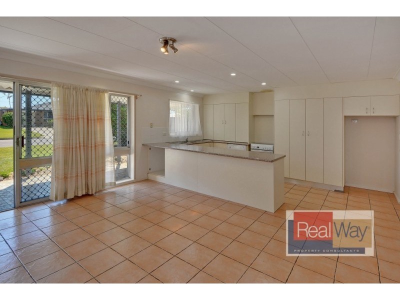 8 Slim Crescent, Golden Beach QLD 4551