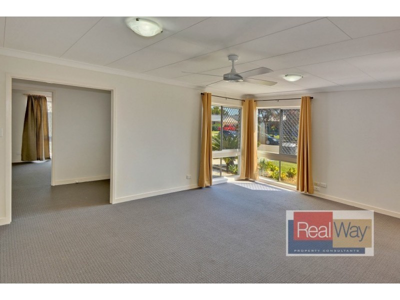 8 Slim Crescent, Golden Beach QLD 4551