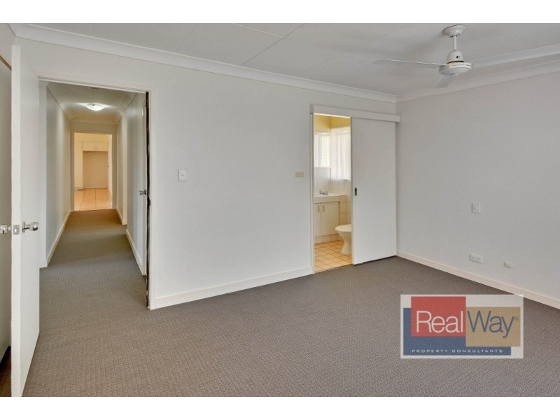 8 Slim Crescent, Golden Beach QLD 4551
