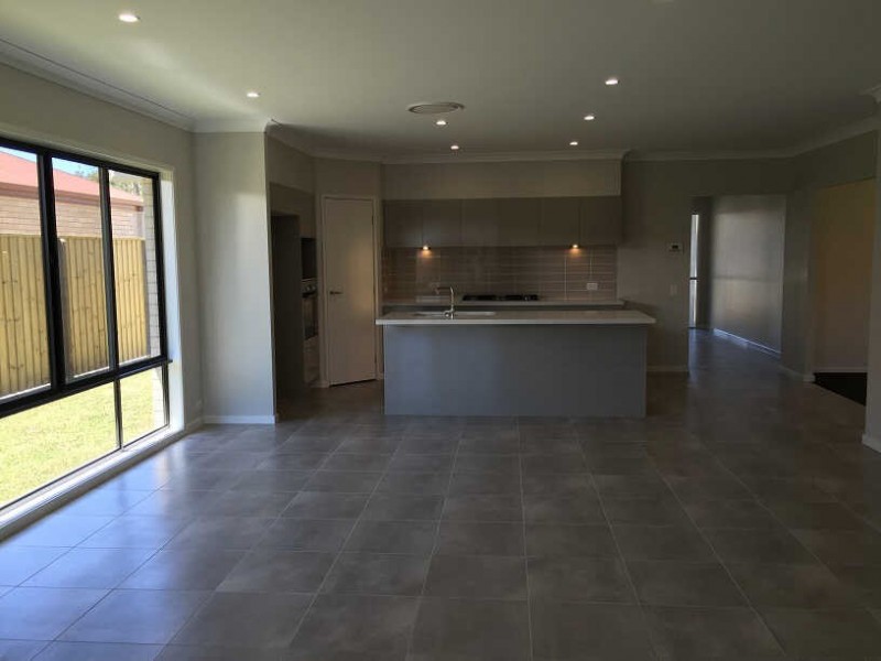 40 Frankland Avenue, Little Mountain QLD 4551