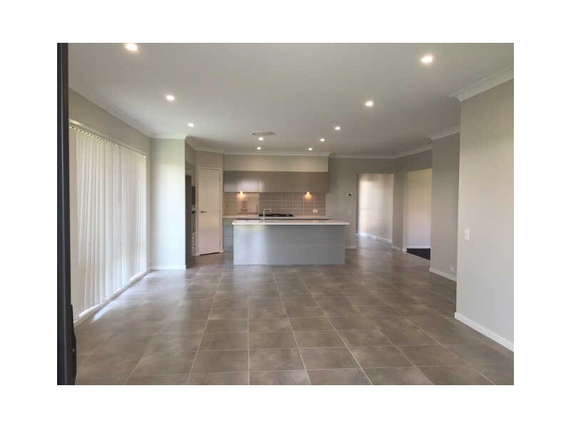 40 Frankland Avenue, Little Mountain QLD 4551