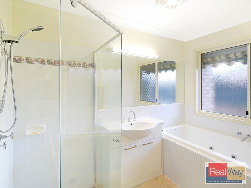 35 Koala Court, Little Mountain QLD 4551