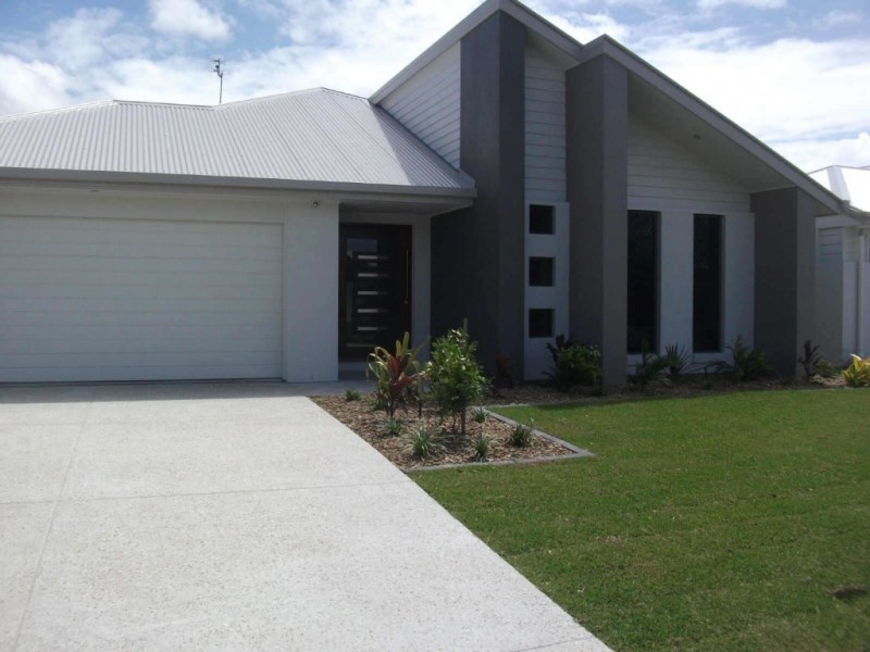 8 Wake Court, Birtinya QLD 4575