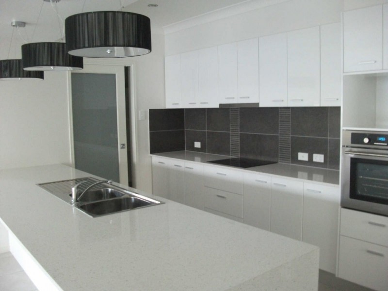 8 Wake Court, Birtinya QLD 4575