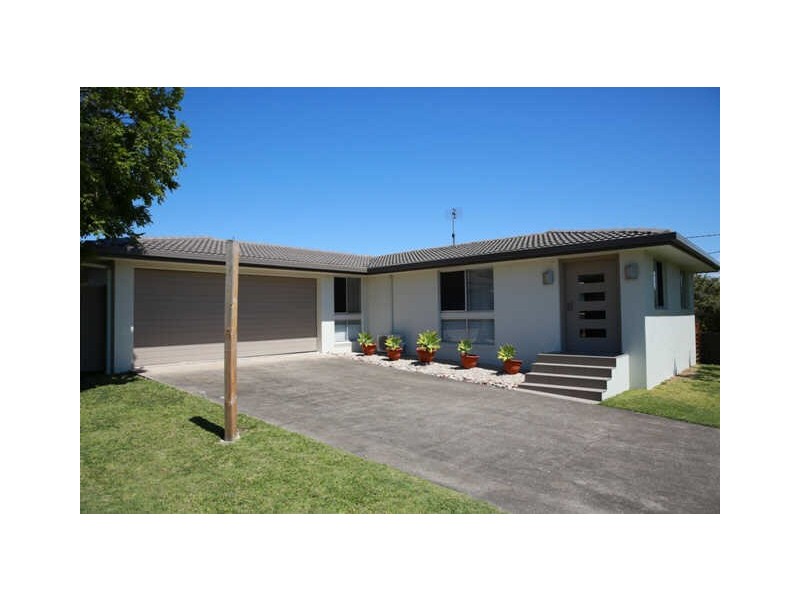 12 Browning Blvd, Battery Hill QLD 4551