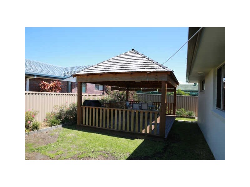 12 Browning Blvd, Battery Hill QLD 4551