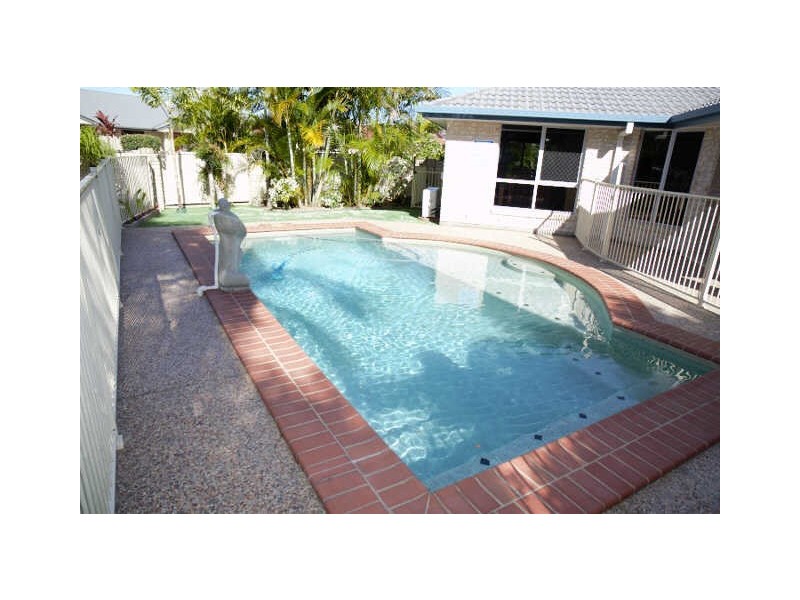 5 Sting Ray Harbour Court, Pelican Waters QLD 4551