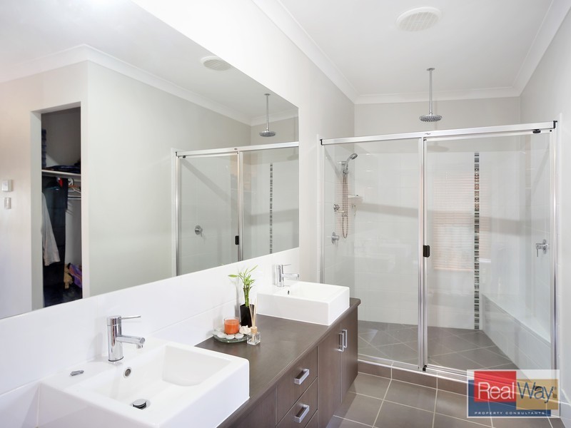 9 High Park Crescent, Little Mountain QLD 4551