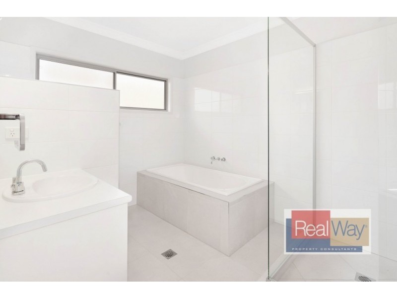 15 Tree View Crescent, Little Mountain QLD 4551