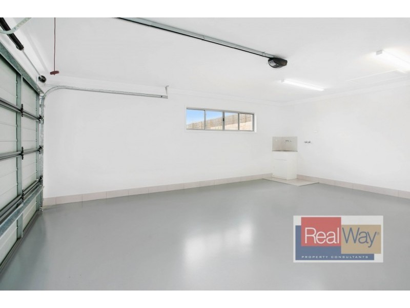 15 Tree View Crescent, Little Mountain QLD 4551