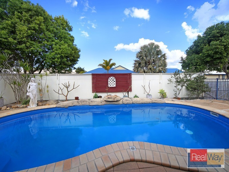 1 Carree Street, Caloundra West QLD 4551