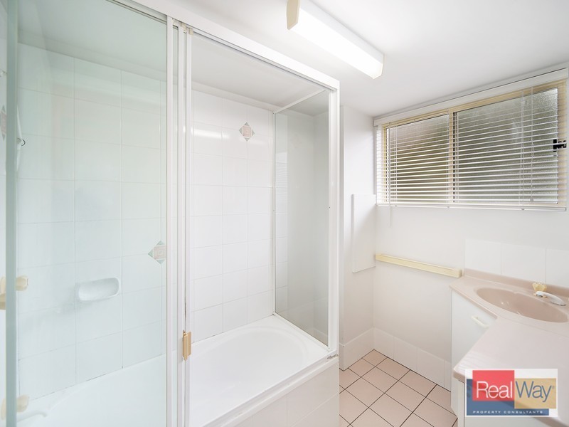 4/11 Saltair Street, Kings Beach QLD 4551