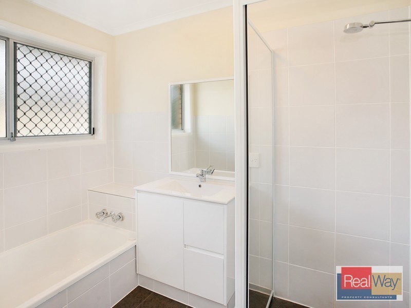 32 Coonowrin Street, Battery Hill QLD 4551