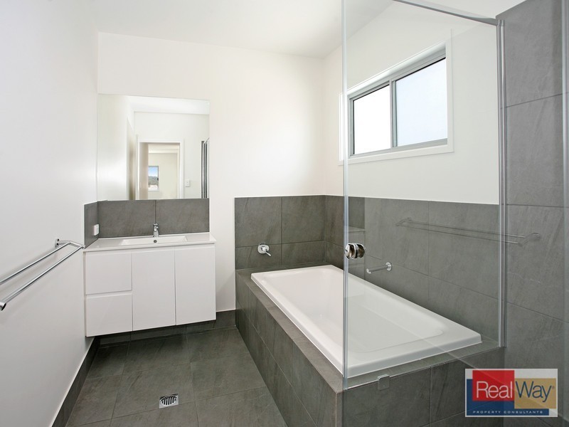 2/8 Ivory Street, Caloundra West QLD 4551