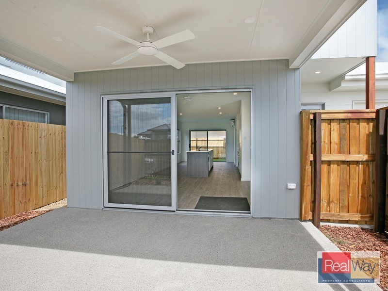 2/8 Ivory Street, Caloundra West QLD 4551