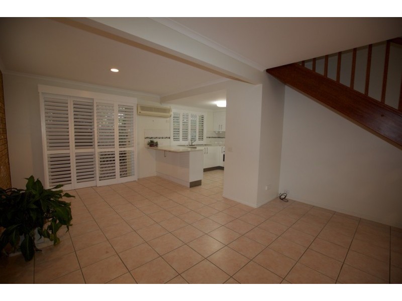2/33 Hodgens Street, Caloundra QLD 4551