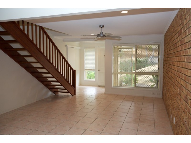 2/33 Hodgens Street, Caloundra QLD 4551