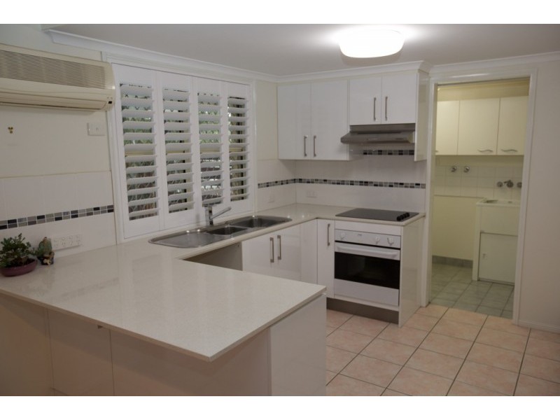 2/33 Hodgens Street, Caloundra QLD 4551