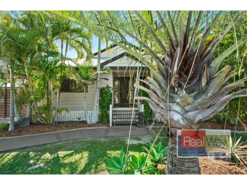 9 Ironbark Road, Little Mountain QLD 4551
